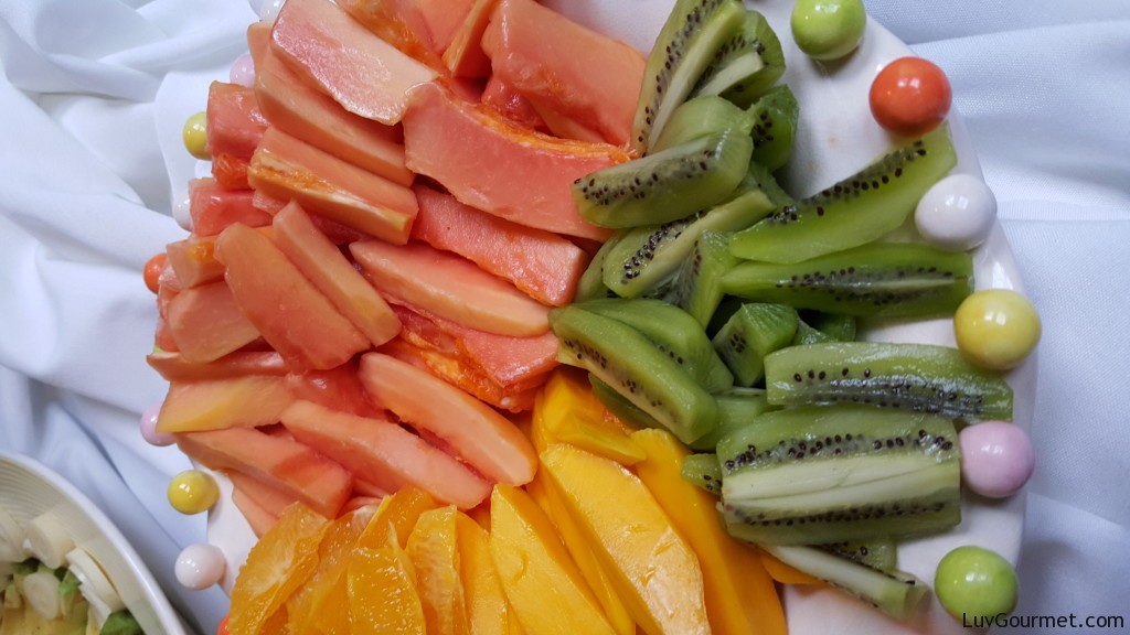 Medley of Papaya, Kiwi, Mango and Orange 