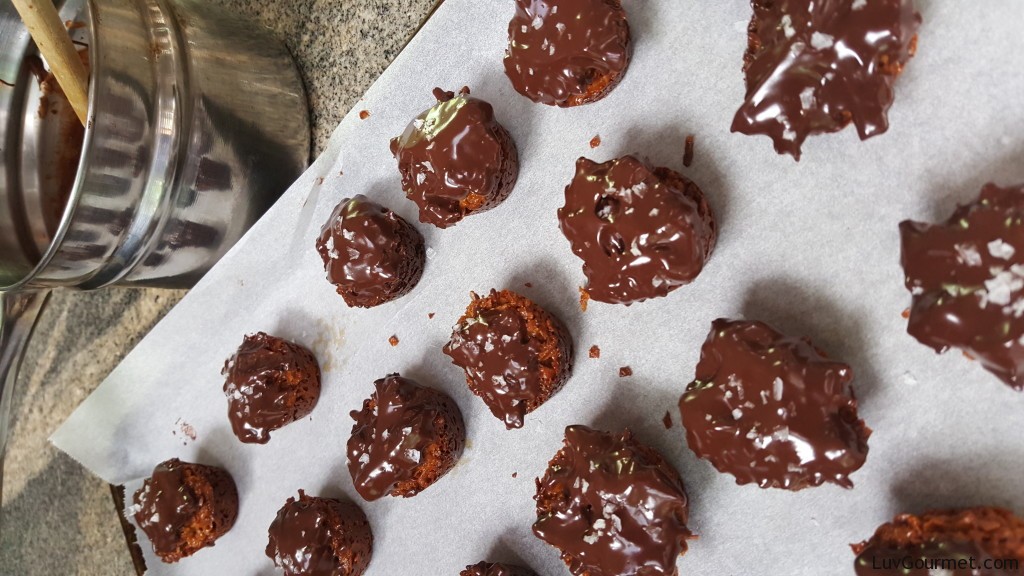 Sweet, gooey and crunchy Coconut Chocolate Macaroons with Maldon salt